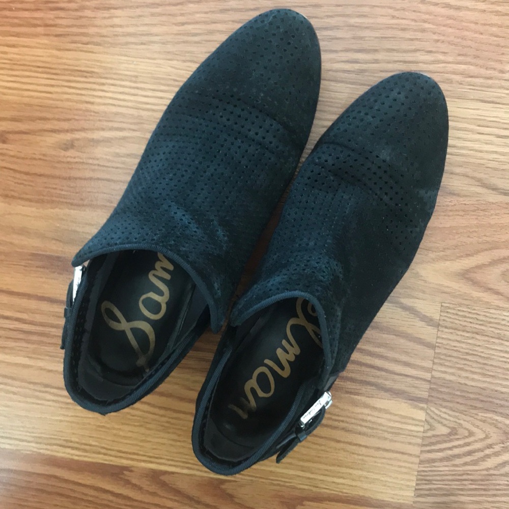 Shoes - Picture 3 of 4